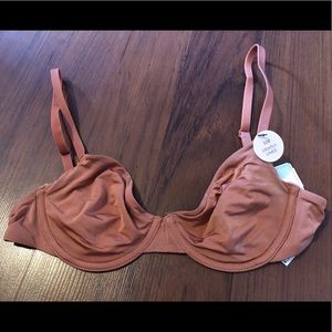 Lightly Lined 32B Bra